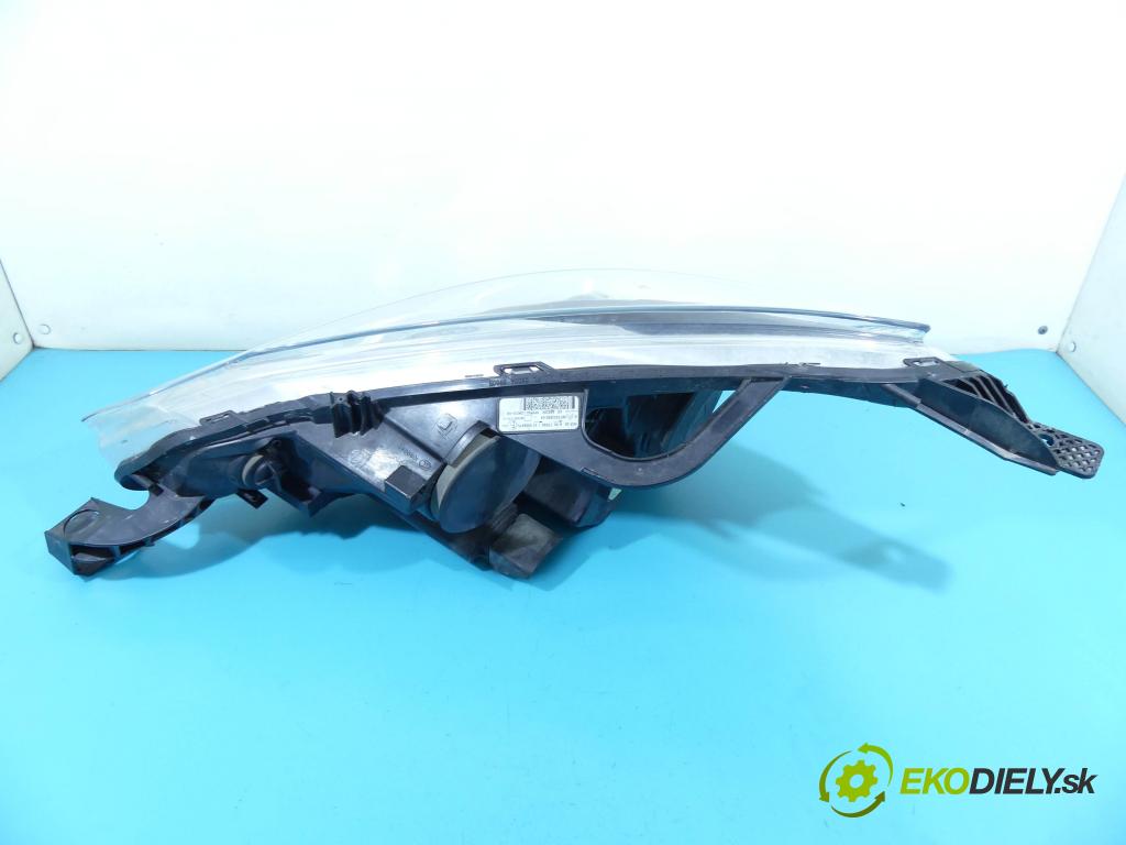 Citroen C3 II 2009-2016 1.2 Tech: 82 HP manual 60 kW 1199 cm3 5- Reflektor: pravý 9677033880 (Pravé)