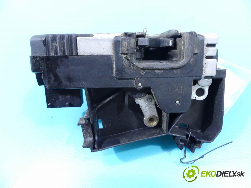 Opel Astra II 1998-2009 1.7 dti 75 hp manual 55 kW 1686 cm3 5- zámek přední pravý 24444016