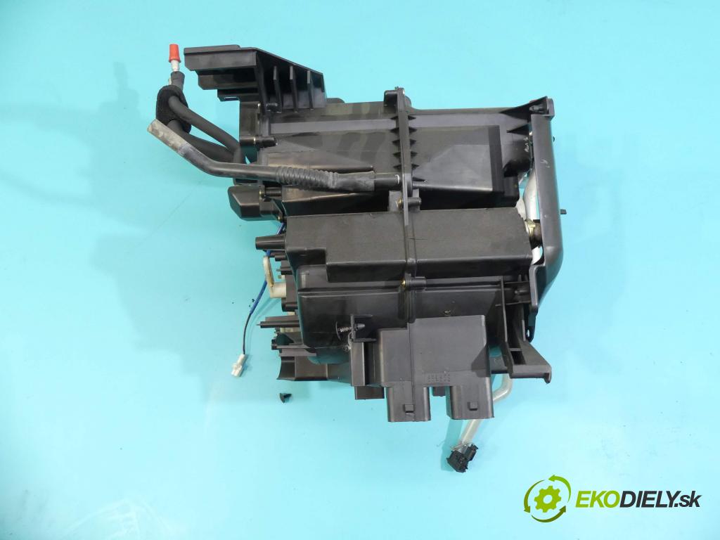 Toyota Avensis II T25 2003-2008 2.0 D4D 116 HP manual 85 kW 1995 cm3 5- radiator  (Radiátory kúrenia)