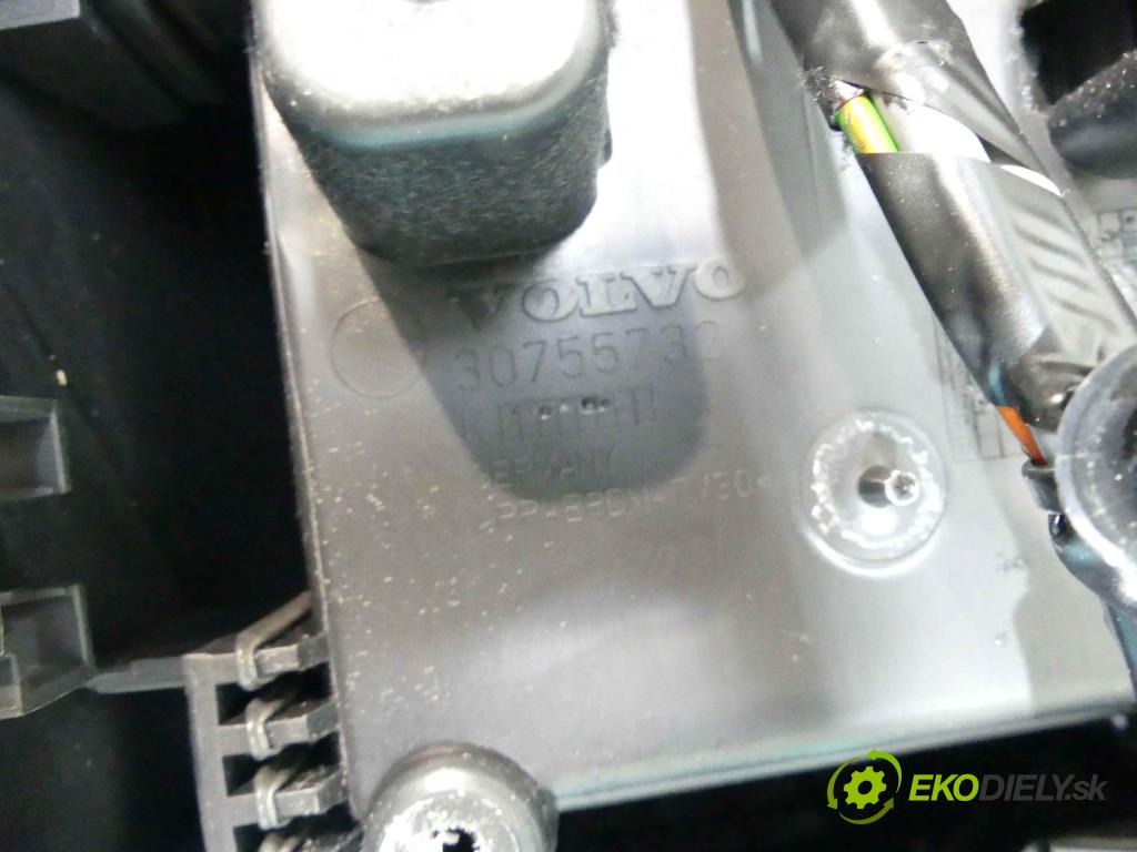 Volvo V60 I 2010-2018 2.4 D5 181KM automatic 133 kW 2400 cm3 5- operadlo 30755732 (Lakťové opierky)