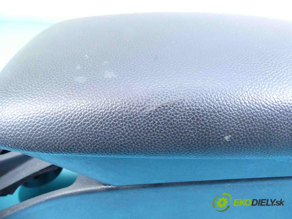 Kia Ceed I 2006-2012 2.0 crdi 140 HP manual 103 kW 1991 cm3 5- operadlo 1296687 (Lakťové opierky)