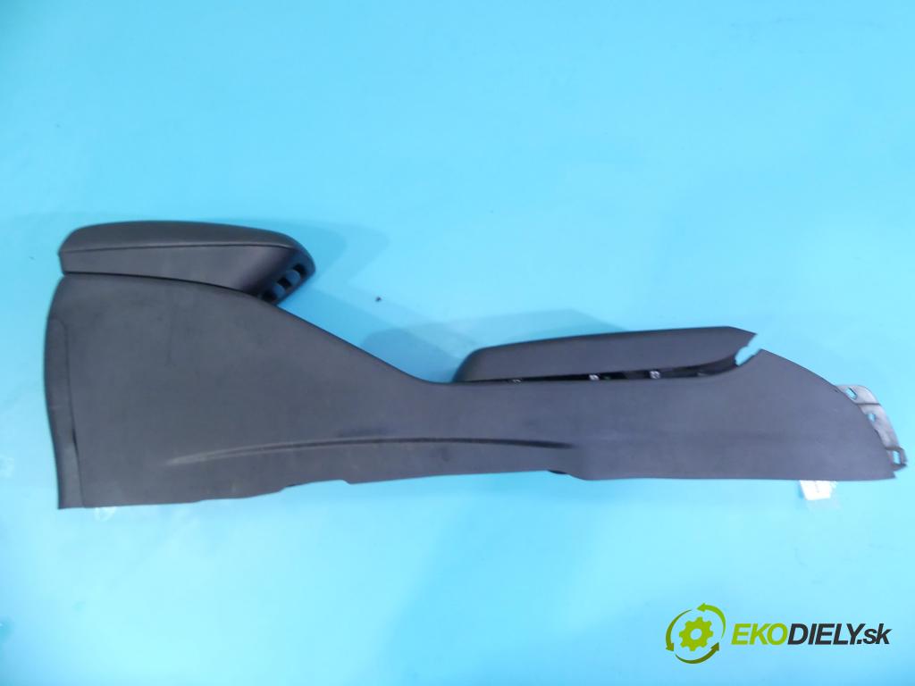 Kia Ceed I 2006-2012 2.0 crdi 140 HP manual 103 kW 1991 cm3 5- operadlo 1296687 (Lakťové opierky)