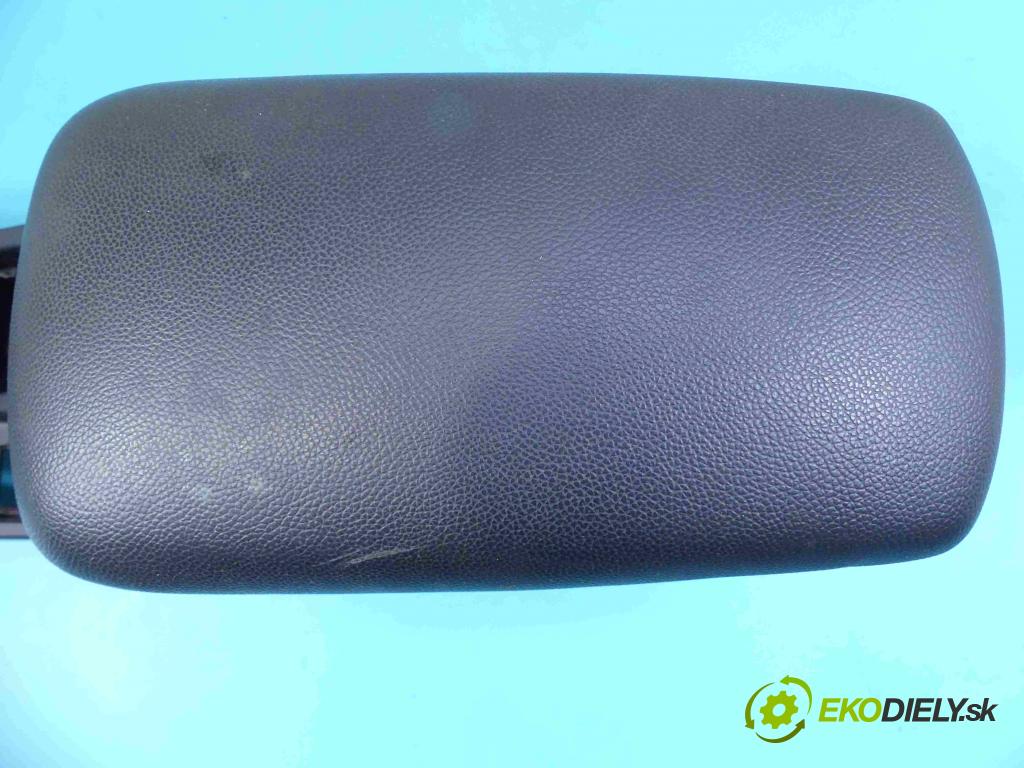 Kia Ceed I 2006-2012 2.0 crdi 140 HP manual 103 kW 1991 cm3 5- operadlo 1296687 (Lakťové opierky)