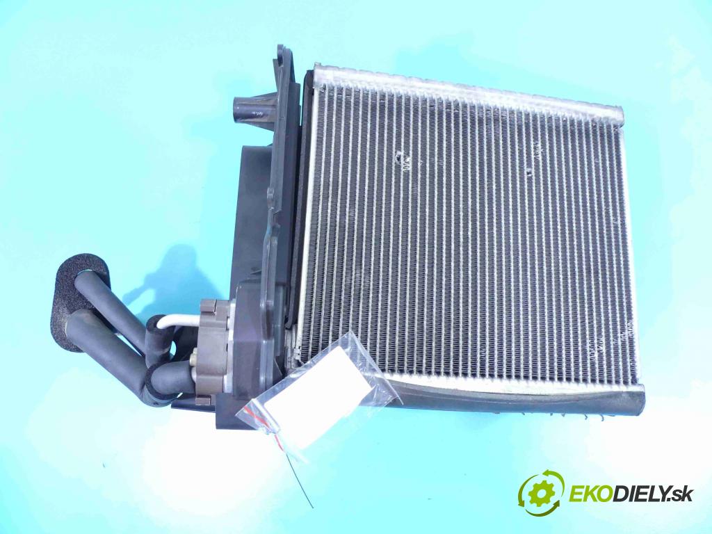 Toyota Corolla Verso II 2004-2009 2.0 D4D 116 HP manual 85 kW 1995 cm3 5- radiator  (Radiátory kúrenia)