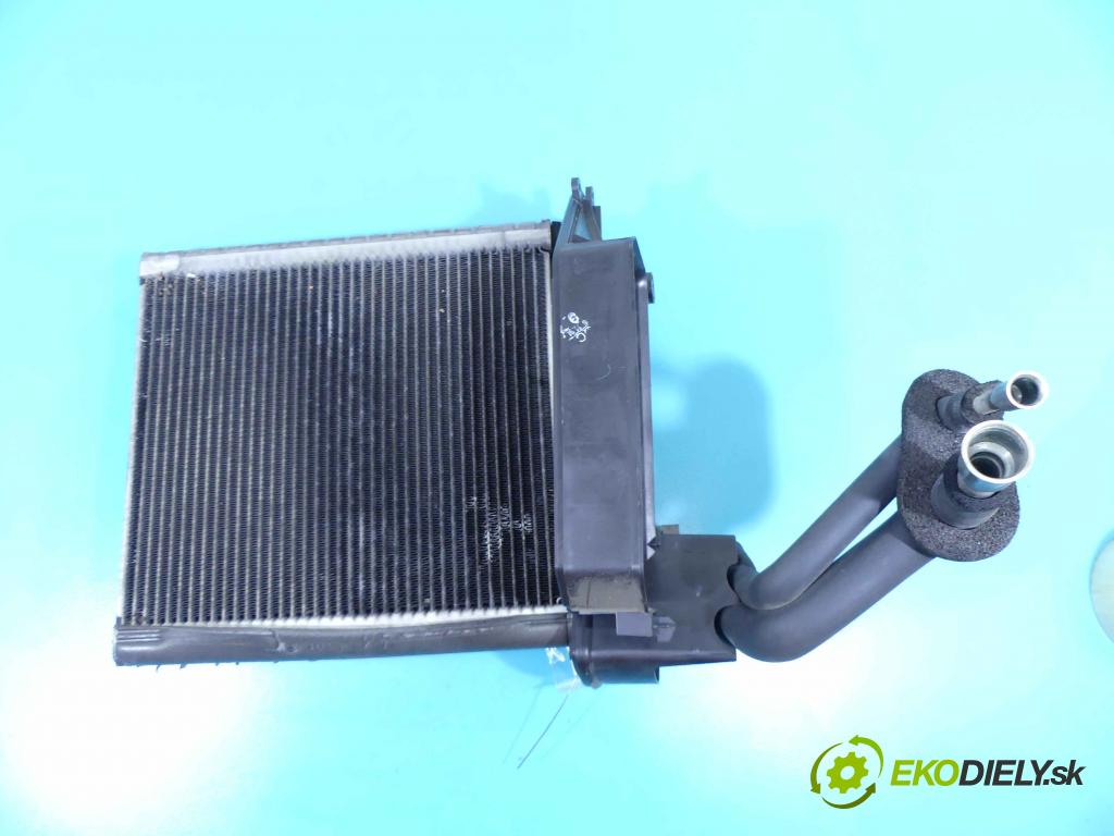 Toyota Corolla Verso II 2004-2009 2.0 D4D 116 HP manual 85 kW 1995 cm3 5- radiator  (Radiátory kúrenia)