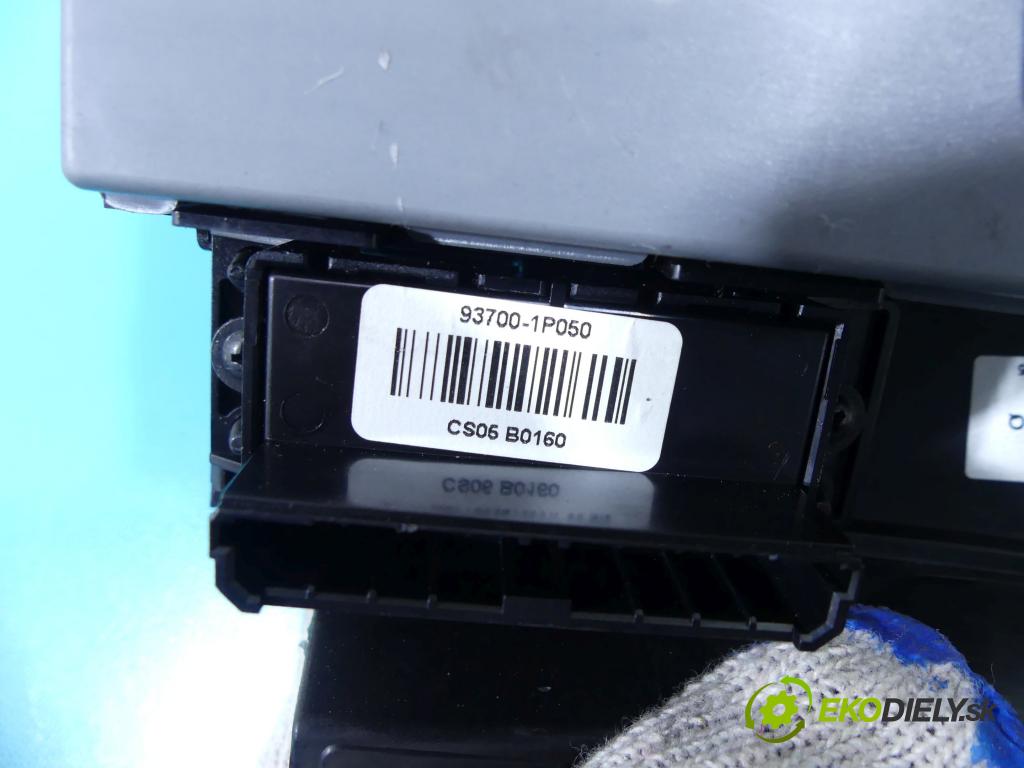 Kia Venga 1.4 16v 90 HP manual 66,2 kW 1396 cm3 5- panel kúrenia 97250-1P160