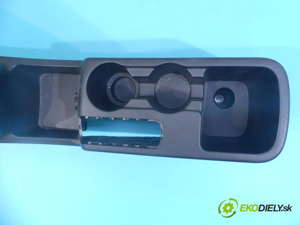 Kia Venga 1.4 16v 90 HP manual 66,2 kW 1396 cm3 5- operadlo 846101P000EQ (Lakťové opierky)