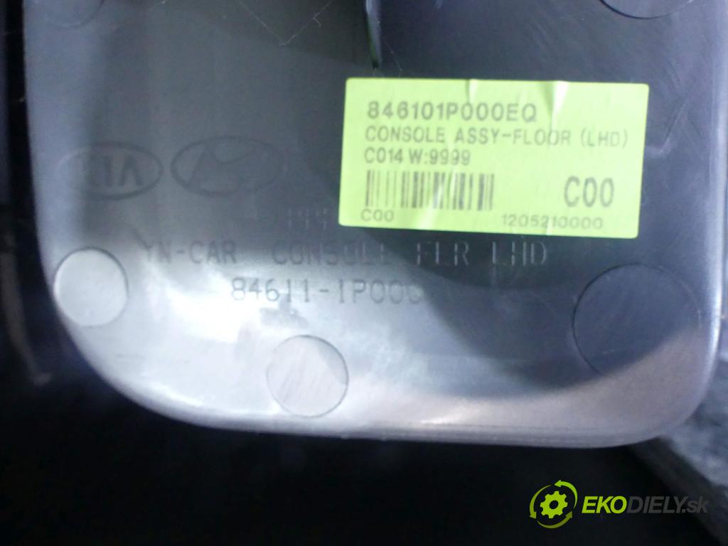 Kia Venga 1.4 16v 90 HP manual 66,2 kW 1396 cm3 5- operadlo 846101P000EQ (Lakťové opierky)