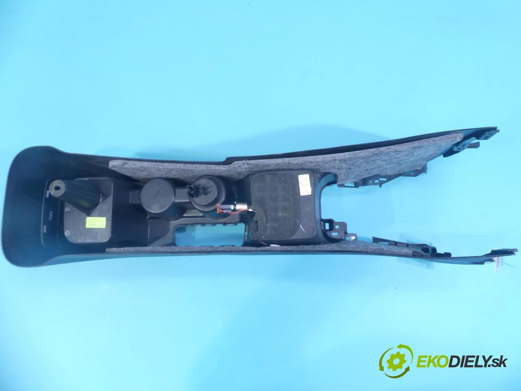 Kia Venga 1.4 16v 90 HP manual 66,2 kW 1396 cm3 5- operadlo 846101P000EQ (Lakťové opierky)