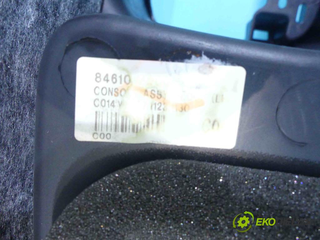 Kia Venga 1.4 16v 90 HP manual 66,2 kW 1396 cm3 5- operadlo 846101P000EQ (Lakťové opierky)