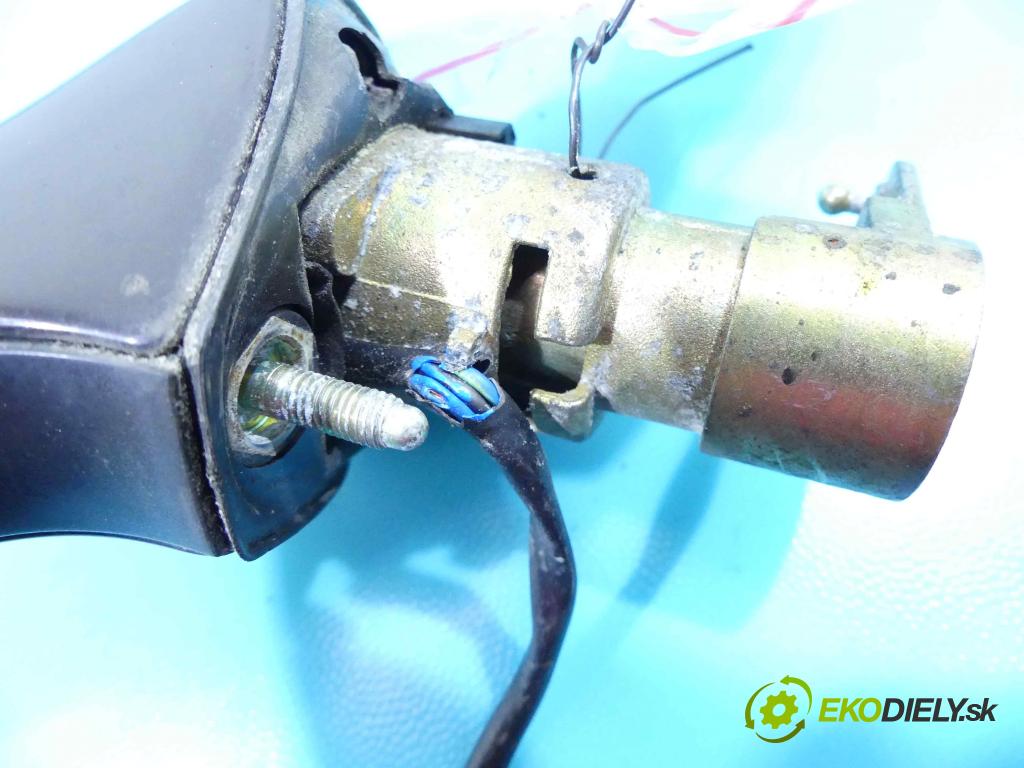 Lancia Thesis 2.4 170 HP automatic 125 kW 2446 cm3 4- rukoväť predné ľavé mimo:  (Vonkajšie predné ľavé)