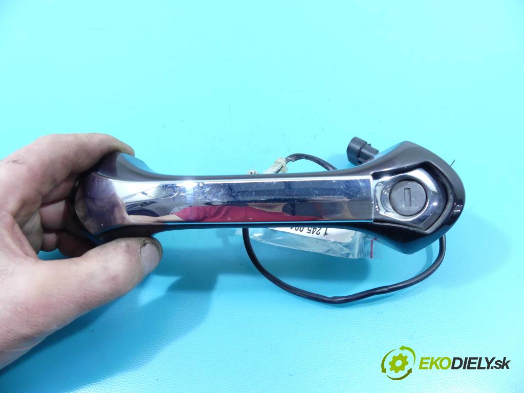 Lancia Thesis 2.4 170 HP automatic 125 kW 2446 cm3 4- rukoväť predné ľavé mimo:  (Vonkajšie predné ľavé)