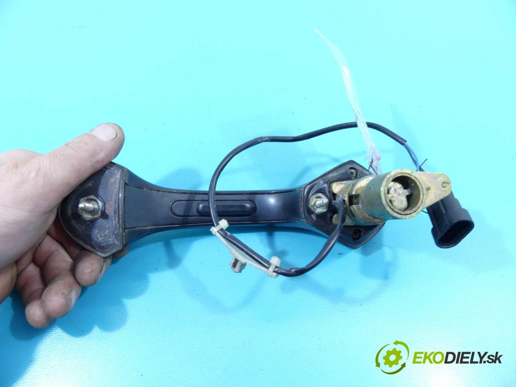 Lancia Thesis 2.4 170 HP automatic 125 kW 2446 cm3 4- rukoväť predné ľavé mimo:  (Vonkajšie predné ľavé)