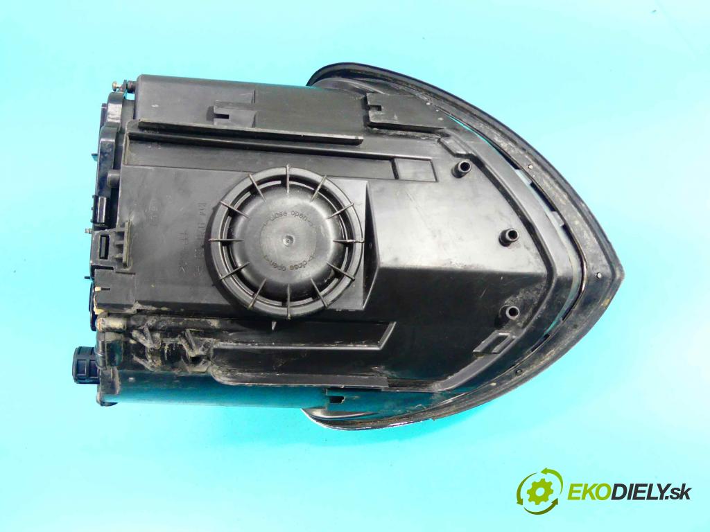 Lancia Thesis 2.4 170 HP automatic 125 kW 2446 cm3 4- Reflektor: pravý  (Pravé)