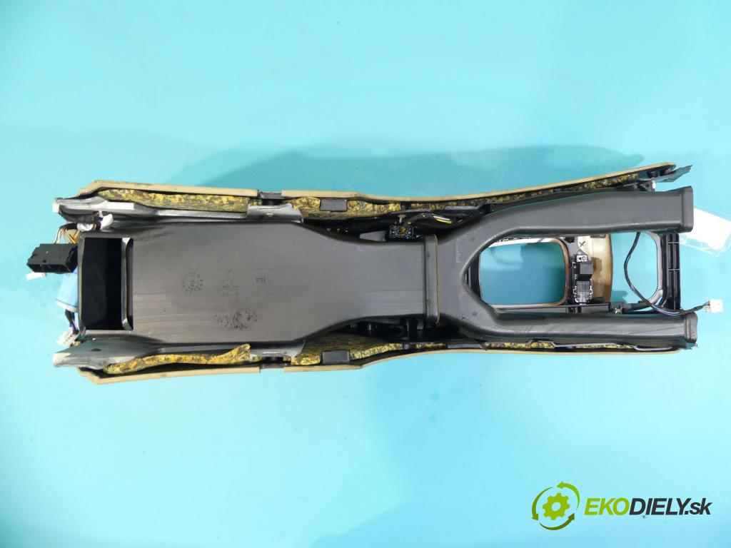 Lancia Thesis 2.4 170 HP automatic 125 kW 2446 cm3 4- operadlo  (Lakťové opierky)