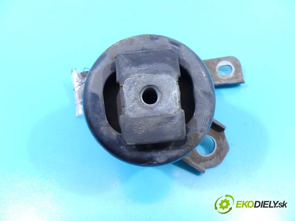 Volvo V60 I 2010-2018 2.4 D5 181KM automatic 133 kW 2400 cm3 5- airbag motora  (Držiaky motora)