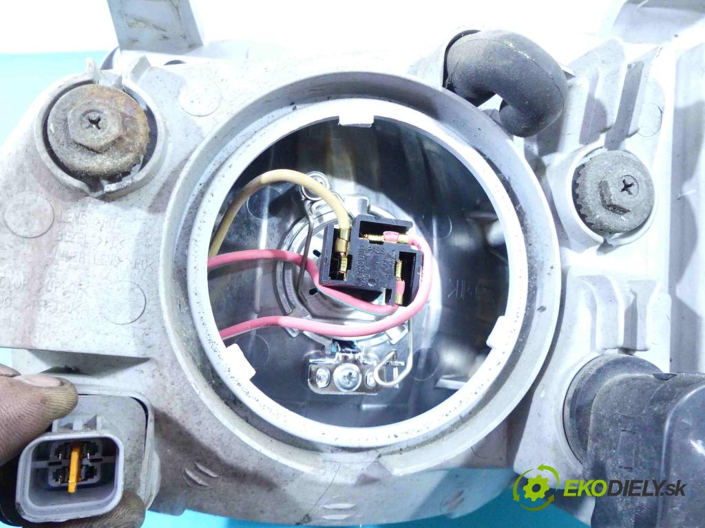 Hyundai Atos 1.1 58 HP manual 43 kW 1086 cm3 5- Reflektor: pravý  (Pravé)