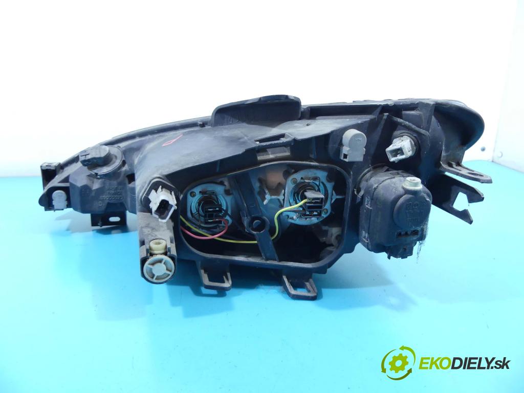 Peugeot 206 1.1 60 HP manual 44 kW 1124 cm3 5- Reflektor: pravý 89000520 (Pravé)