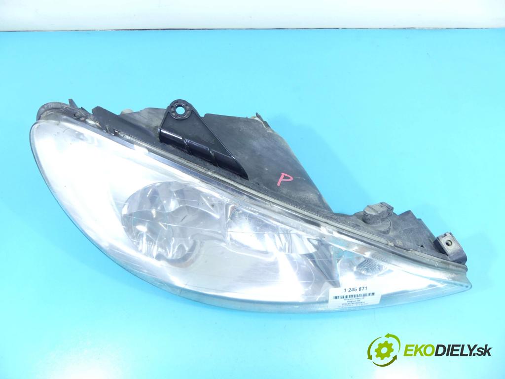 Peugeot 206 1.1 60 HP manual 44 kW 1124 cm3 5- Reflektor: pravý 89000520 (Pravé)