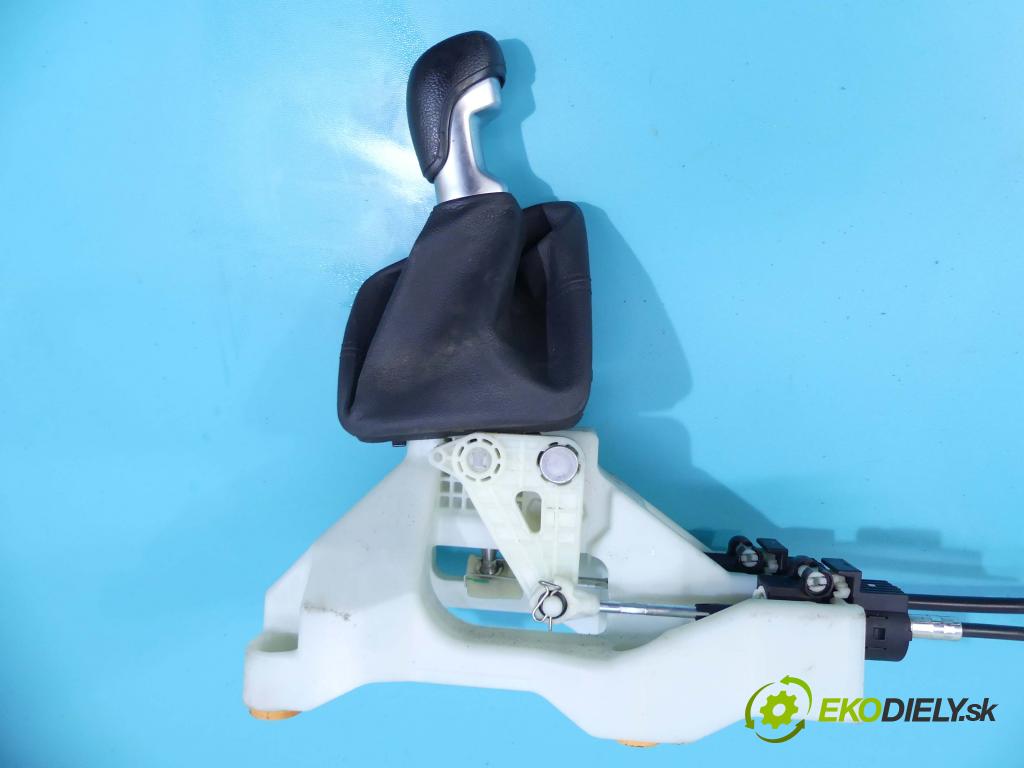 Kia Ceed III 2018- 1.6 crdi 116 HP manual 85 kW 1598 cm3 5- Páka: Změny: stupeň,rýchlosť  (Rýchlostné páky / kulisy)