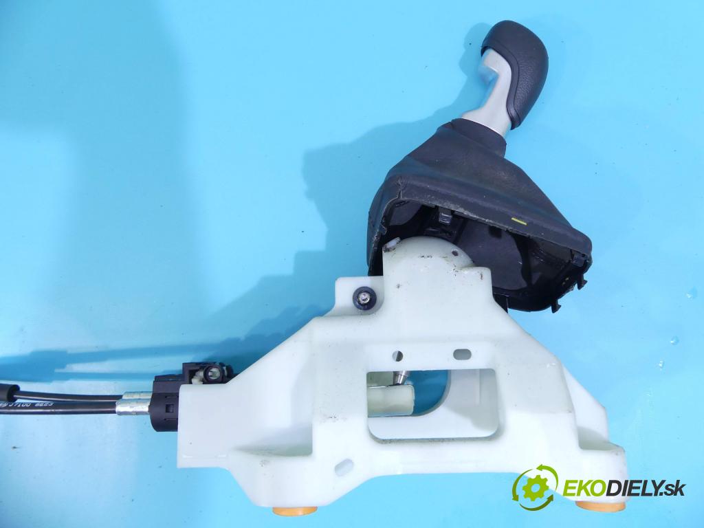 Kia Ceed III 2018- 1.6 crdi 116 HP manual 85 kW 1598 cm3 5- Páka: Změny: stupeň,rýchlosť  (Rýchlostné páky / kulisy)