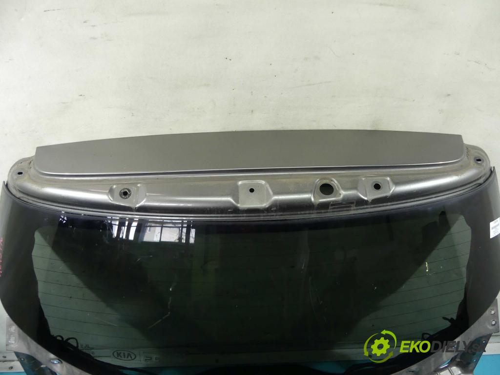 Kia Carens IV 2013-2019 1.7 crdi 141 hp automatic 104 kW 1685 cm3 5- zadní kufrové dveře  (Zadní kapoty)