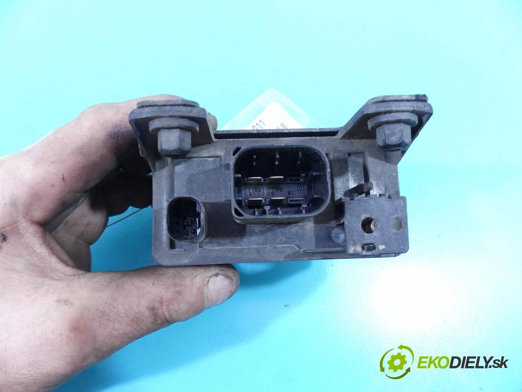 Mercedes CLK II C209 2002-2009 2,2.0 cdi 150 HP automatic 110 kW 2148 cm3 2- Relé:  (Relé)