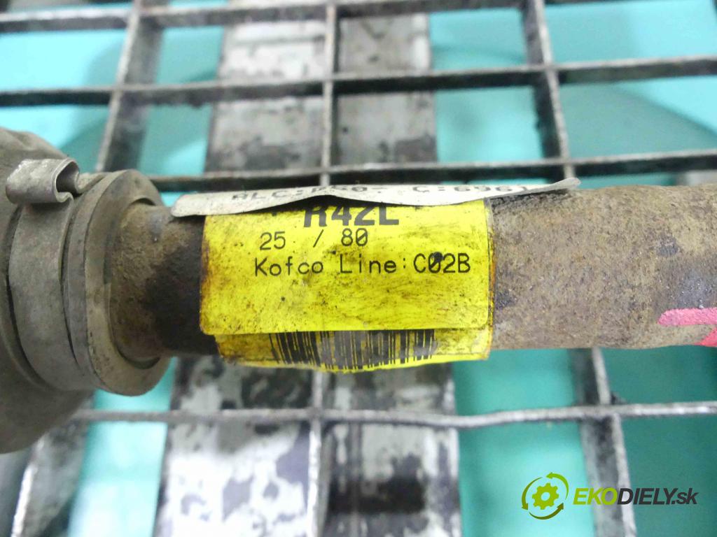 Kia Carens IV 2013-2019 1.7 crdi 141 HP automatic 104 kW 1685 cm3 5- poloos ľavé  (Poloosy)