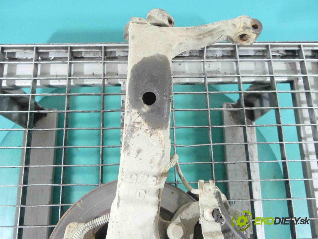 Audi A4 B5 1994-2001 1.9 tdi 90 HP manual 66 kW 1896 cm3 4- náboj pravé  (Náboje)