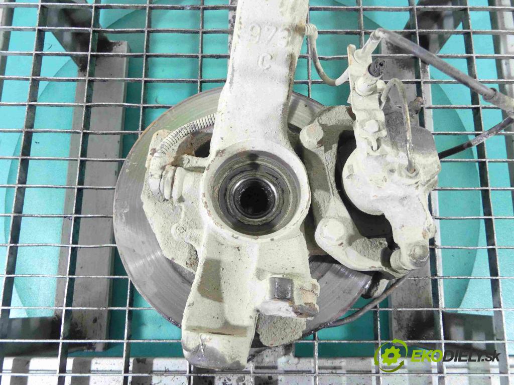 Audi A4 B5 1994-2001 1.9 tdi 90 HP manual 66 kW 1896 cm3 4- náboj pravé  (Náboje)