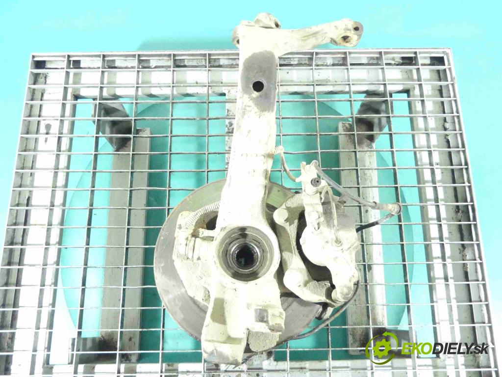 Audi A4 B5 1994-2001 1.9 tdi 90 HP manual 66 kW 1896 cm3 4- náboj pravé  (Náboje)