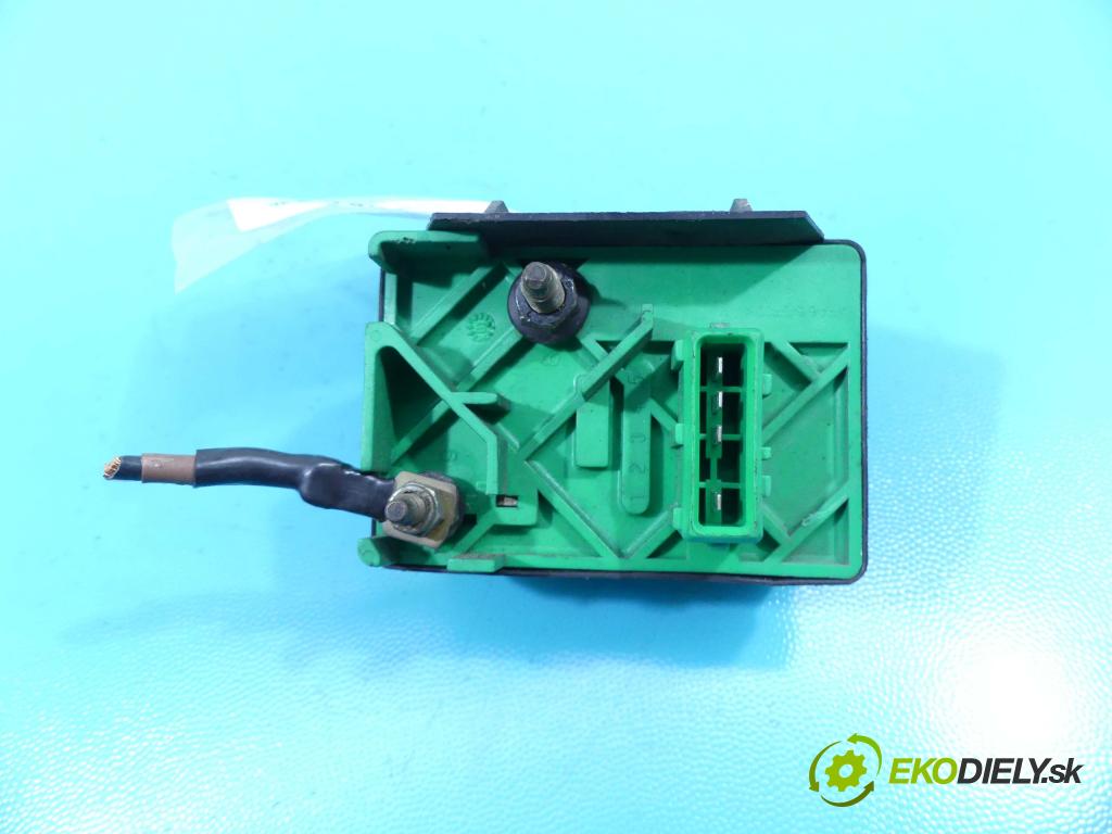 Peugeot 607 2.2 hdi 133 HP manual 98 kW 2179 cm3 4- Relé: 9639912580 (Relé)