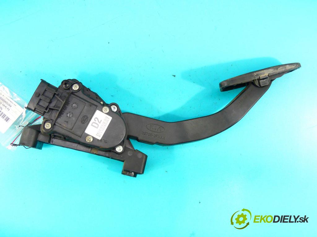 Kia Cerato 2004-2008 1.5 crdi 102 HP manual 75 kW 1493 cm3 5- pedále 32700-2FXXX (Pedále)