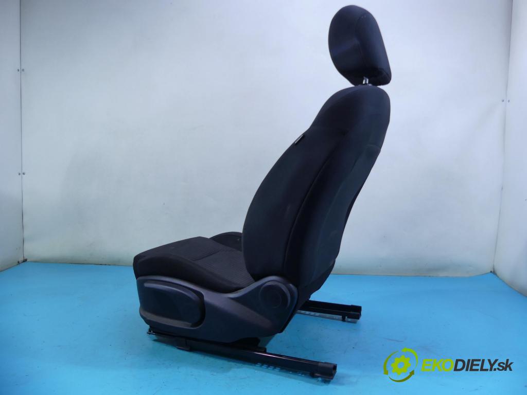 Kia Ceed III 2018- 1.6 crdi 116 HP manual 85 kW 1598 cm3 5- Sedačka ľavý  (Sedačky, sedadlá)