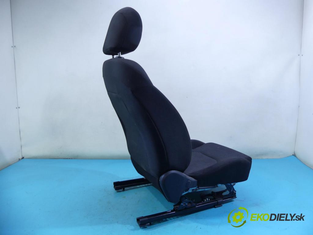 Kia Ceed III 2018- 1.6 crdi 116 HP manual 85 kW 1598 cm3 5- Sedačka ľavý  (Sedačky, sedadlá)