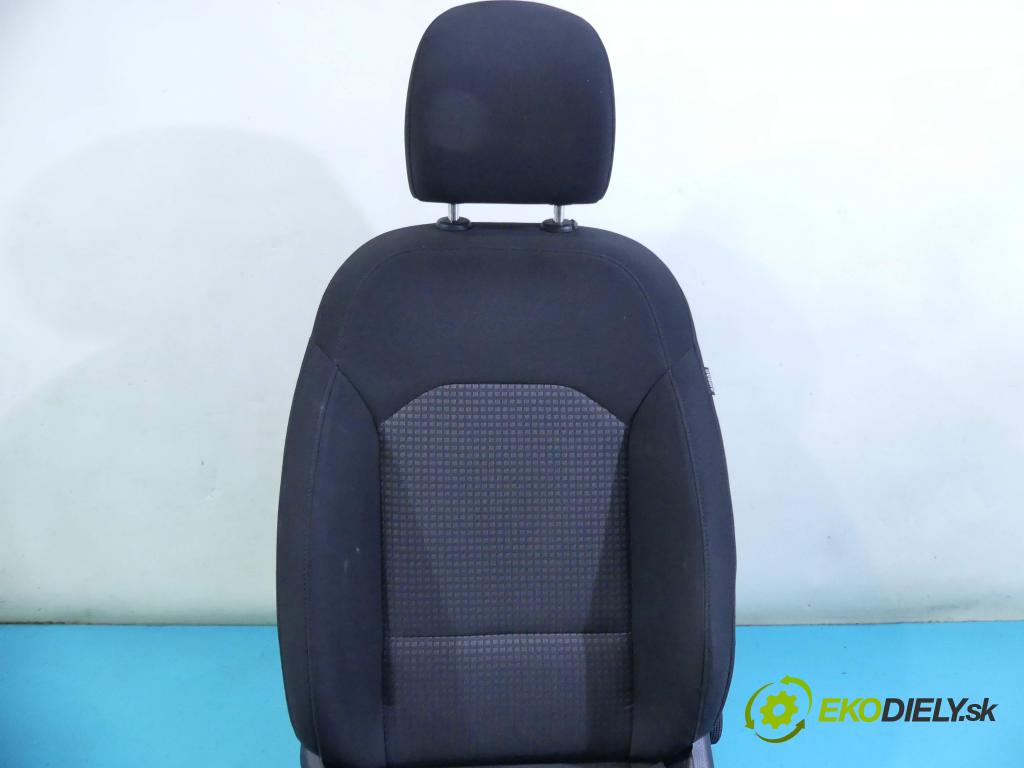 Kia Ceed III 2018- 1.6 crdi 116 HP manual 85 kW 1598 cm3 5- Sedačka ľavý  (Sedačky, sedadlá)