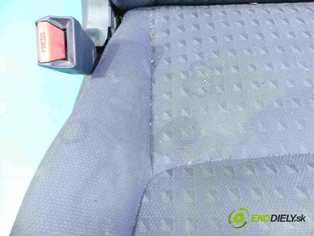 Kia Ceed III 2018- 1.6 crdi 116 HP manual 85 kW 1598 cm3 5- Sedačka pravý  (Sedačky, sedadlá)