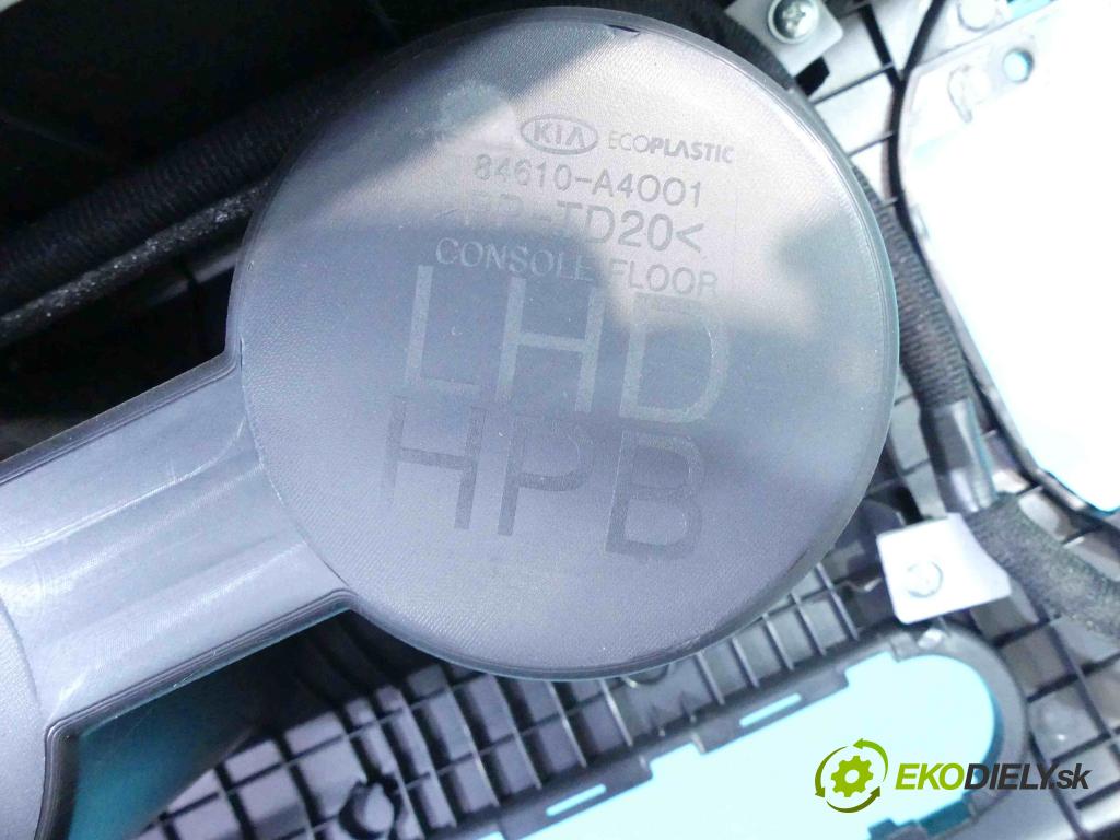 Kia Carens IV 2013-2019 1.7 crdi 141 HP automatic 104 kW 1685 cm3 5- operadlo 84610-A4001 (Lakťové opierky)