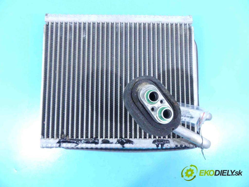 Kia Carens IV 2013-2019 1.7 crdi 141 HP automatic 104 kW 1685 cm3 5- radiator  (Radiátory kúrenia)