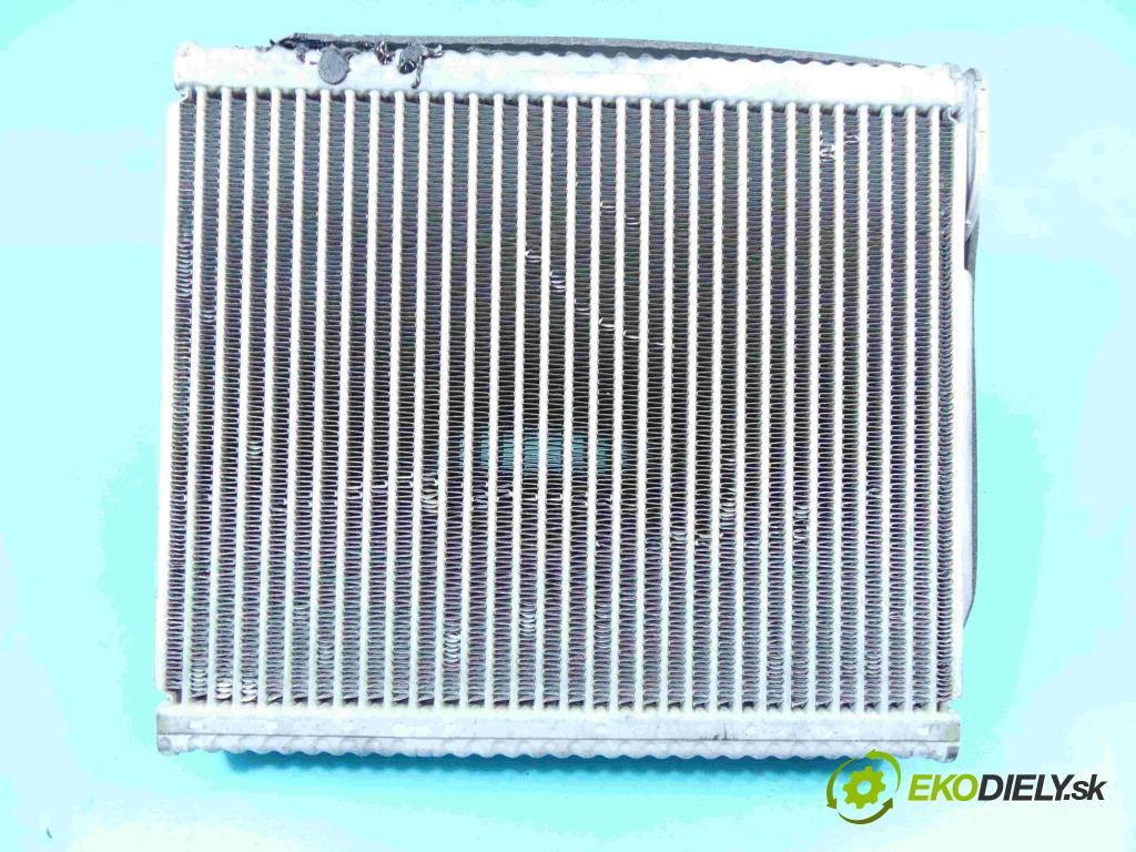 Kia Carens IV 2013-2019 1.7 crdi 141 HP automatic 104 kW 1685 cm3 5- radiator  (Radiátory kúrenia)