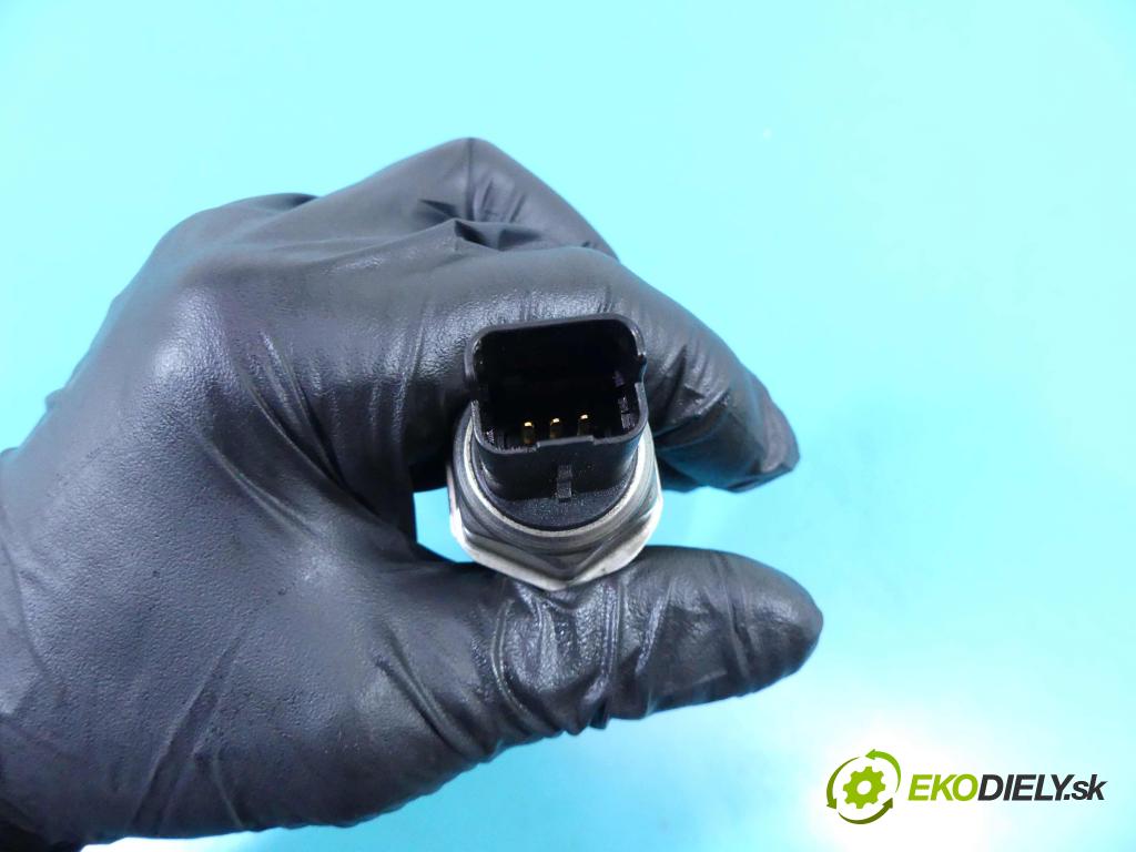 Peugeot Partner II 2008-2018 1.6 hdi 92 HP manual 68 kW 1560 cm3 5- lišta vstrekovacia 9685297580 (Vstrekovacie lišty)