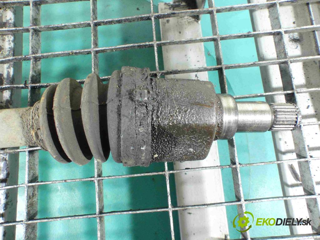 Ford Focus Mk1 1998-2004 1.6 16v 101 HP manual 74 kW 1596 cm3 5- poloos ľavé  (Poloosy)