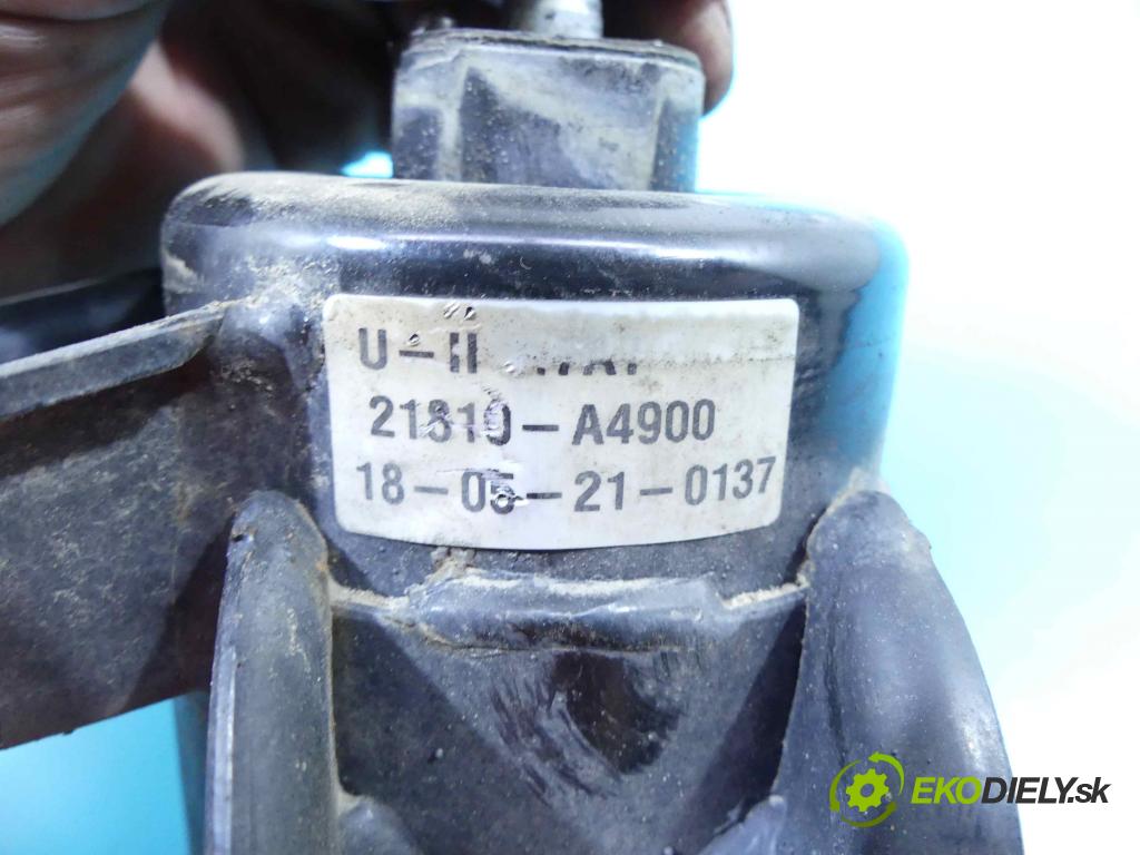 Kia Carens IV 2013-2019 1.7 crdi 141 HP automatic 104 kW 1685 cm3 5- airbag motora 21810-A4900 (Držiaky motora)