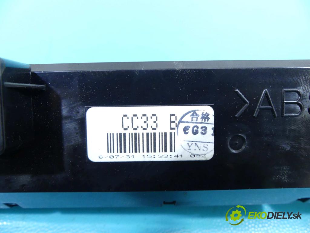Mazda 5  2005-2010 2.0d 143 HP manual 105 kW 1998 cm3 5- Zobrazit: CC33B (Prístrojové dosky, displeje)