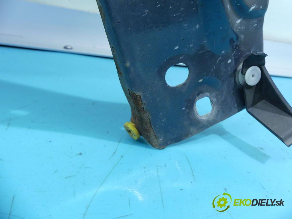 Volvo C30 2.0d 136hp manual 100 kW 1998 cm3 3- blatnik přední levý