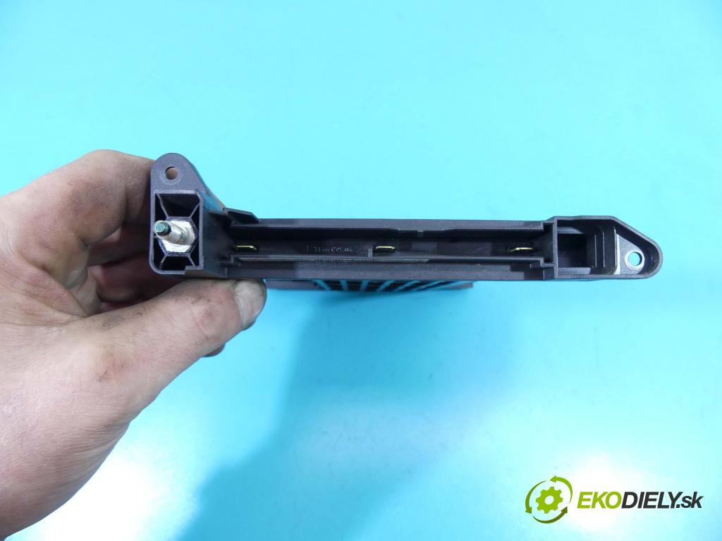 Skoda Octavia III 2013- 1.6 tdi 105 HP manual 77 kW 1598 cm3 5- radiator 5Q0963235B (Radiátory kúrenia)