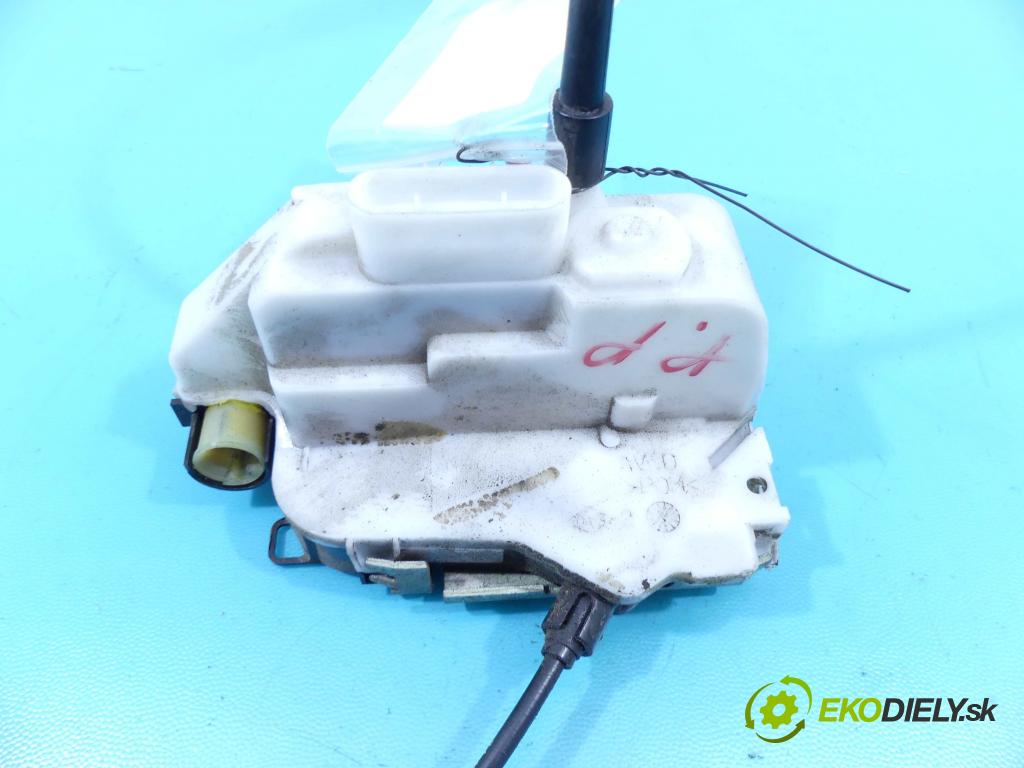 Citroen C2 1.1 60 hp manual 44 kW 1124 cm3 3- zámek přední pravý
