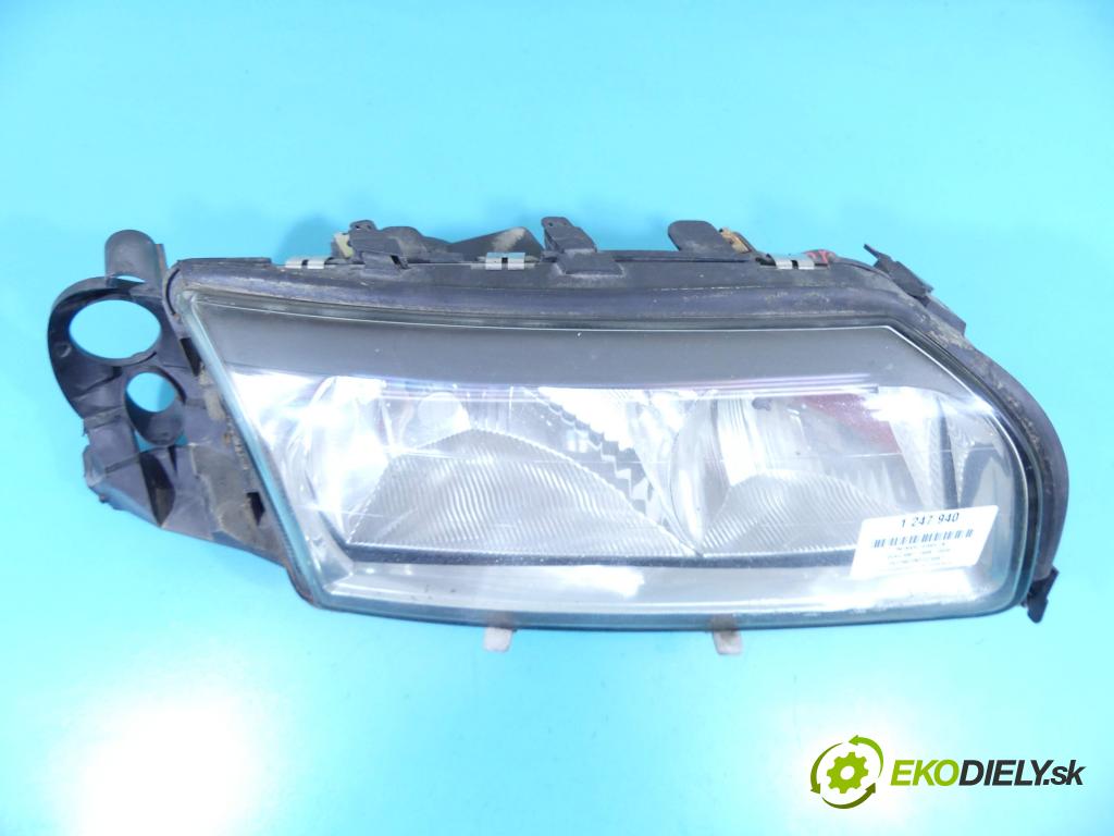 Volvo S80 I 1998-2006 2.4 20v 170 HP automatic 125 kW 2435 cm3 4- Reflektor: pravý 8662856 (Pravé)