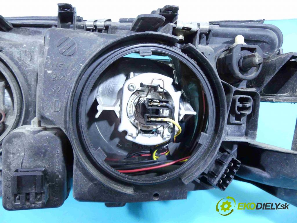 Volvo S80 I 1998-2006 2.4 20v 170 HP automatic 125 kW 2435 cm3 4- Reflektor: pravý 8662856 (Pravé)