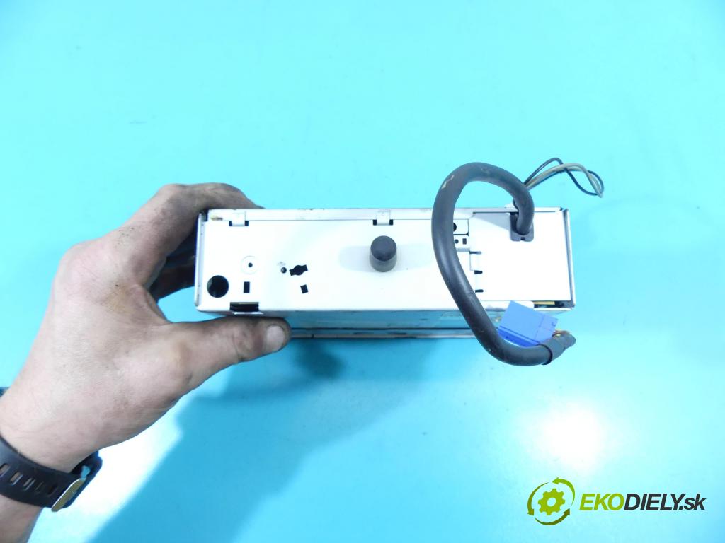 Vw Polo IV 9N 2001-2009 1.9 tdi 101 HP manual 74 kW 1896 cm3 3- Menič: cd 5852001224 (CD meniče)